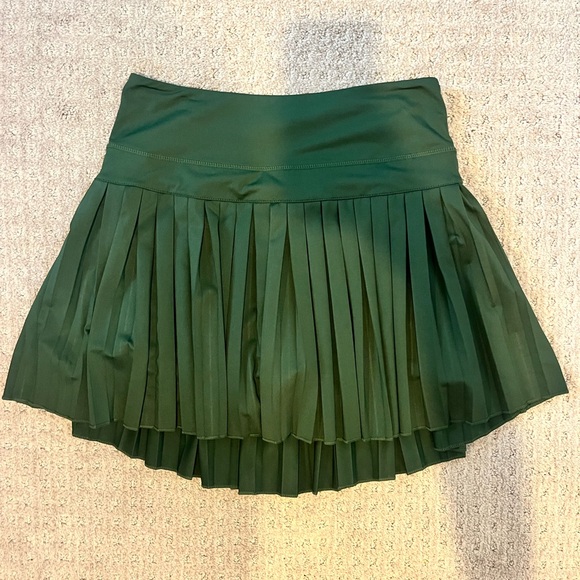 Gold Hinge Forest Green Pleated Tennis Skirt - Picture 2 of 4